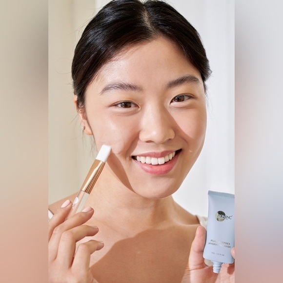 Skin Inc Pure Deepsea Hydrating Overnight Mask 30ml / 1 fl oz - Picture 5 of 12